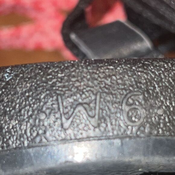 Chaco Black and Pink Strappy Sandals Size 6 - Picture 6 of 6